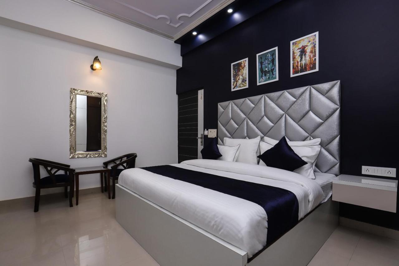 Hotel Vizima Palace - Near Wave City Center Metro Station Noida Exteriér fotografie